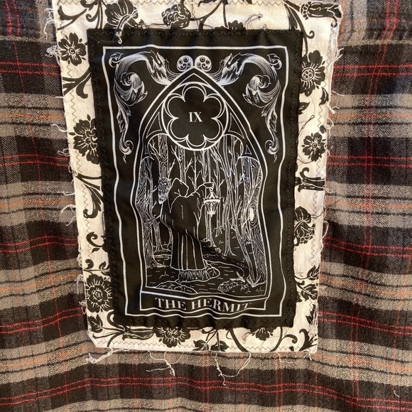 Pretty Cult Flannel Unisex Multicolor Plaid Hermit Tarot S Patch Virgo Dark Art - Picture 9 of 15